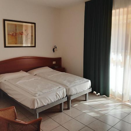 Hotel Florida Limone sul Garda Eksteriør billede